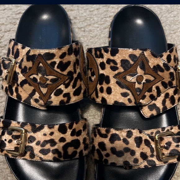Louis Vuitton slides size 7 - Picture 1 of 4